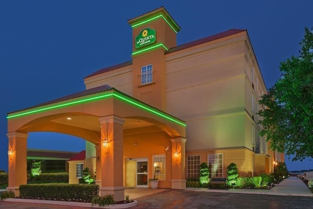 Gallery - La Quinta Inn & Suites By Wyndham Tulsa Central