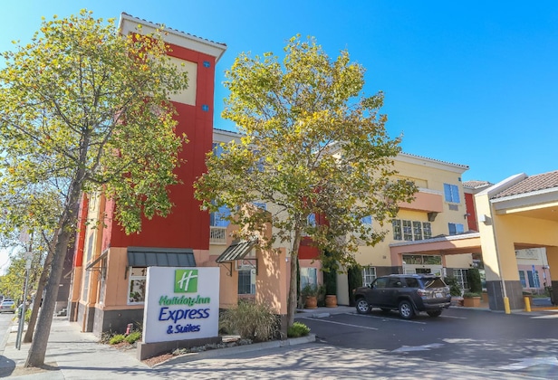 Gallery - Holiday Inn Express Hotel & Suites Berkeley By Ihg