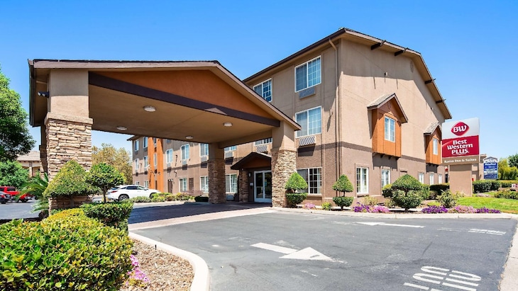 Gallery - Best Western Plus Rama Inn