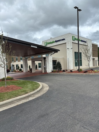 Gallery - Holiday Inn Express Hotel & Suites Wilson - Hayes Place By Ihg