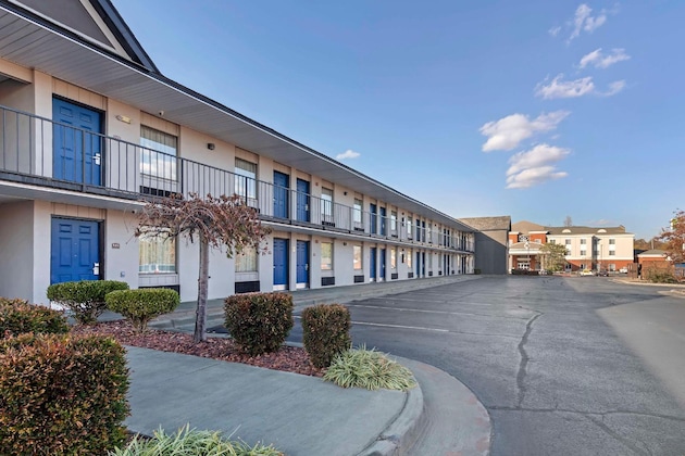 Gallery - Best Western Athens Inn