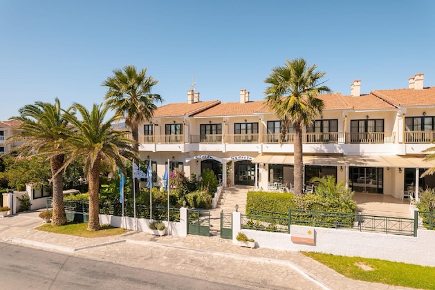 Gallery - Hydrele Beach Hotel & Village