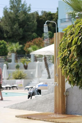 Gallery - Naftilos