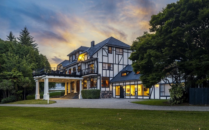 Gallery - Hana Lodge