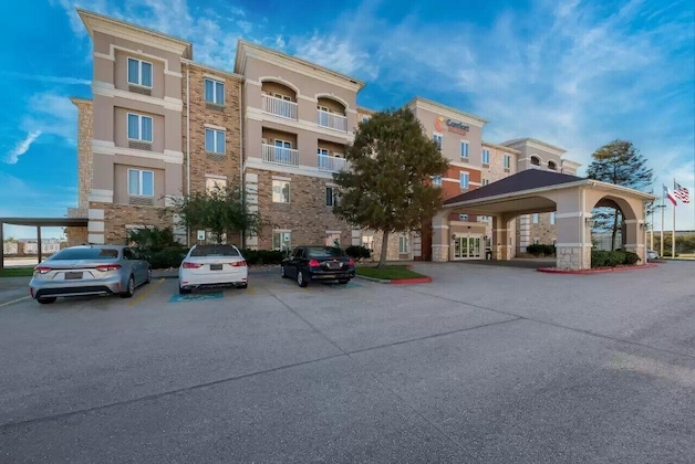 Gallery - Comfort Suites Central