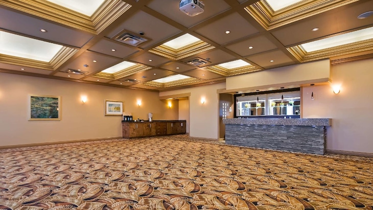 Gallery - Best Western Plus Mirage Hotel & Resort