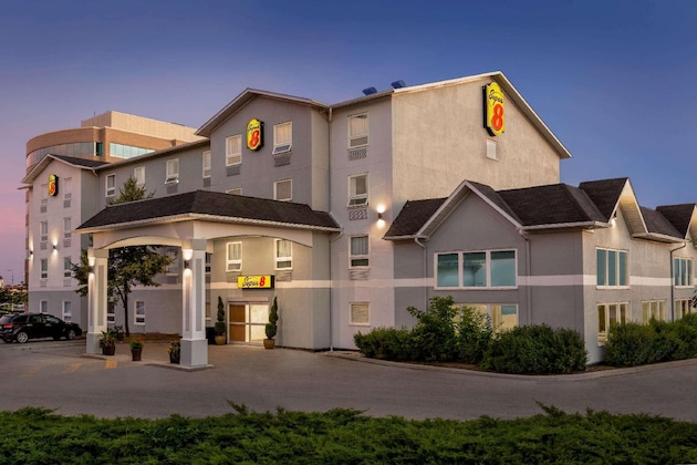Gallery - Super 8 By Wyndham Ajax Toronto On