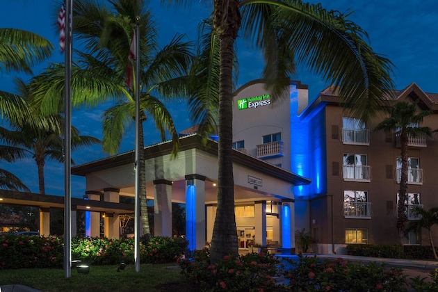 Gallery - Holiday Inn Express Hotel & Suites Naples Downtown - 5Th Ave, An Ihg Hotel