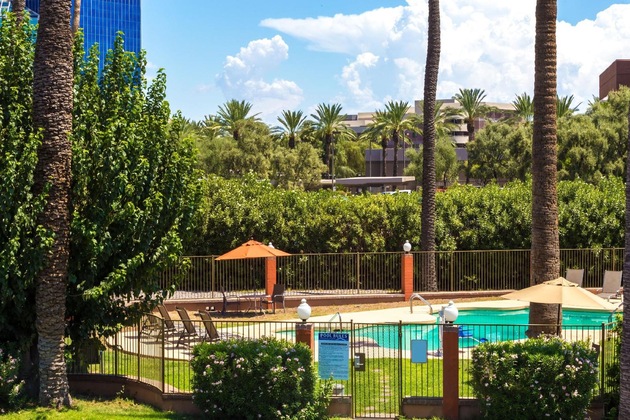 Gallery - Howard Johnson By Wyndham Phoenix Airport Downtown Area
