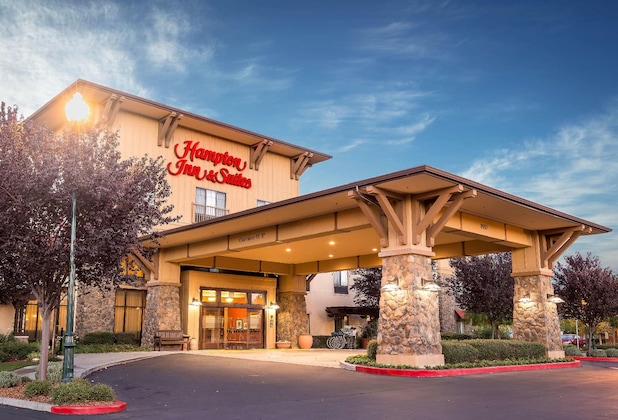 Gallery - Hampton Inn & Suites Windsor- Sonoma Wine Country