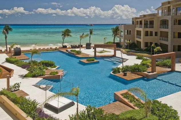 Gallery - Encanto El Faro Luxury Ocean Front Condo-Hotel