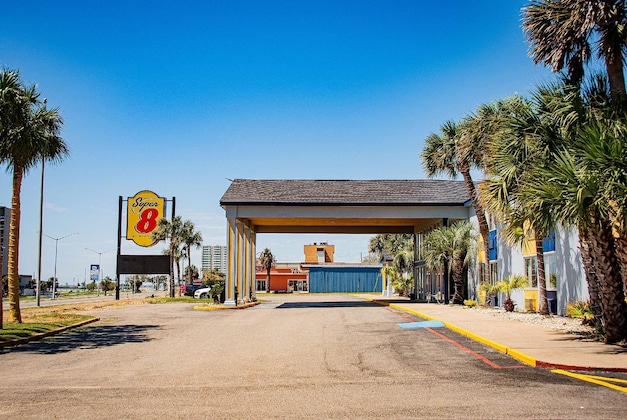 Gallery - Super 8 By Wyndham Biloxi