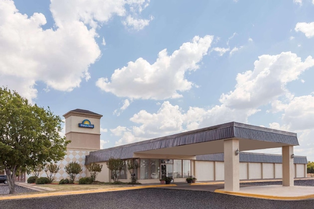 Gallery - Days Inn By Wyndham Hillsboro Tx