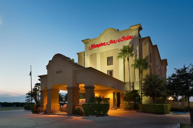 Gallery - Hampton Inn & Suites Pharr