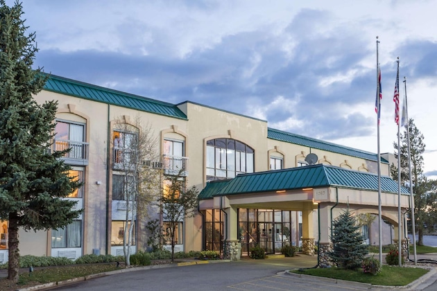 Gallery - Days Inn By Wyndham Evanston Wy