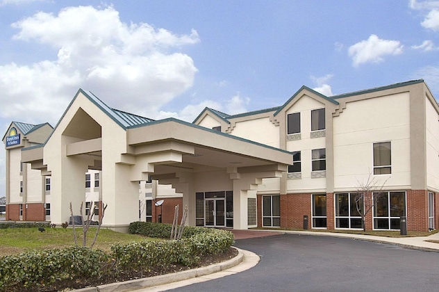 Gallery - Days Inn & Suites By Wyndham Ridgeland