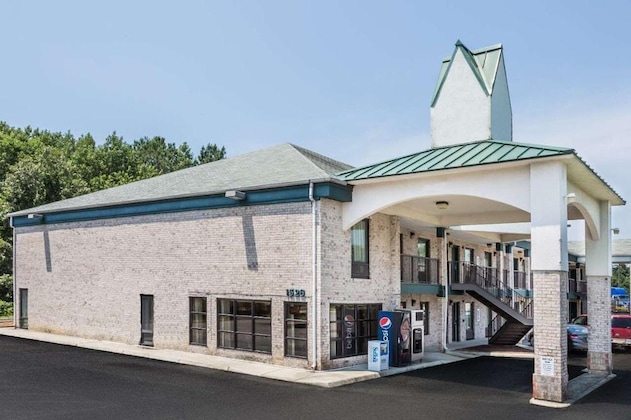 Gallery - Brentwood Inn & Suites