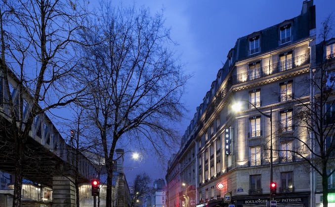 Gallery - First Hotel Paris Tour Eiffel