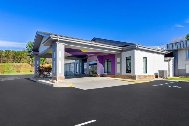 Gallery - Spark By Hilton Daleville Roanoke North