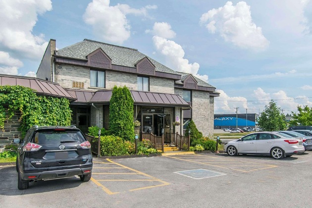 Gallery - Quality Hotel & Suites