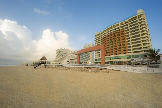 Gallery - Beach Palace