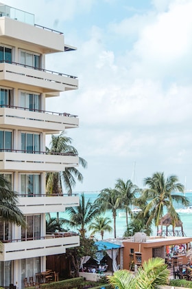 Gallery - Ixchel Beach Hotel