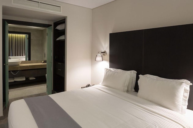 Gallery - Lozenge Hotel