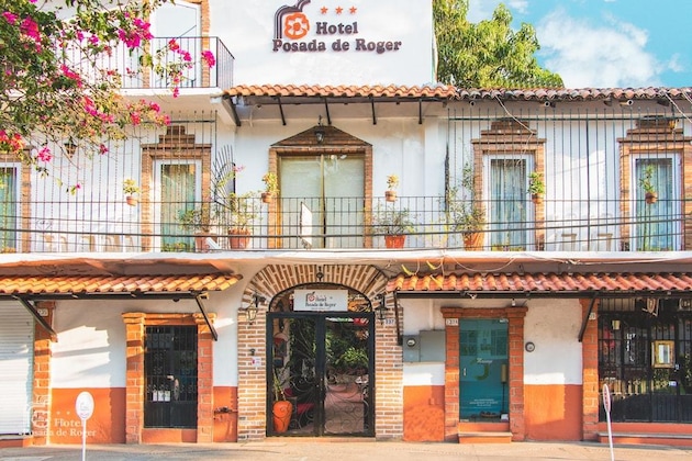 Gallery - Hotel Posada De Roger - Near Los Muertos Beach