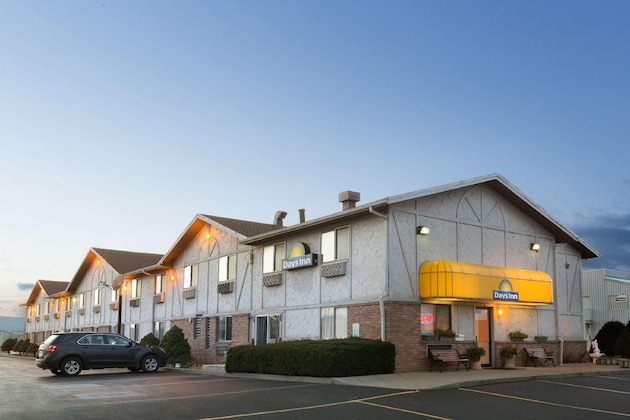 Gallery - Days Inn By Wyndham Wallaceburg