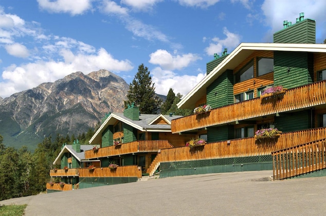 Gallery - Pyramid Lake Lodge