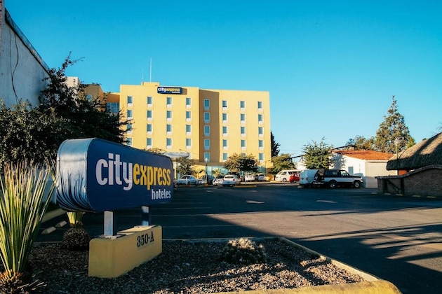 Gallery - City Express By Marriott Saltillo Sur