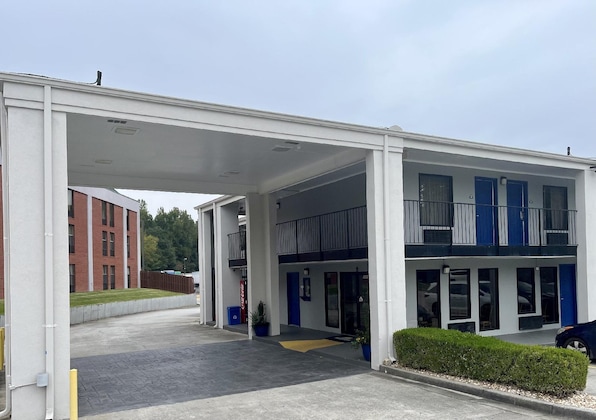 Gallery - Days Inn By Wyndham Douglasville-Atlanta-Fairburn Road