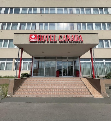 Gallery - Canada Hotel