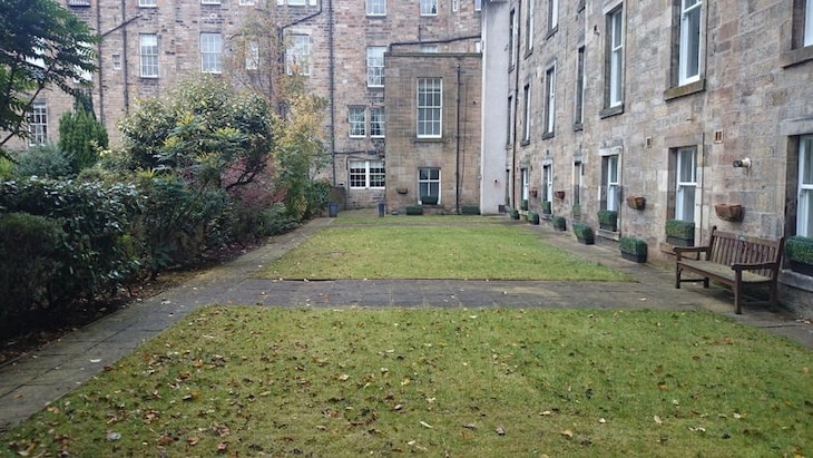 Gallery - Sonder Royal Garden Apartments