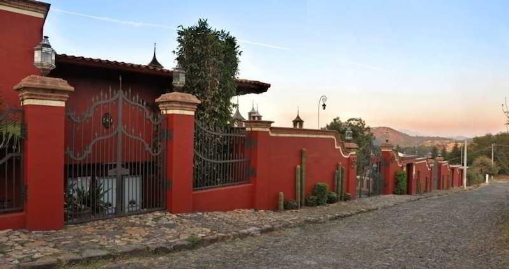 Gallery - Porton Del Cielo