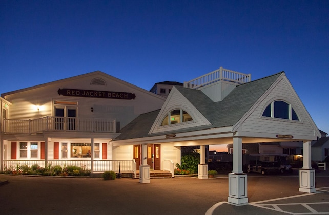 Gallery - Red Jacket Beach Resort