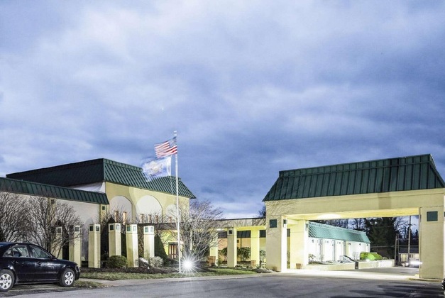 Gallery - Ramada By Wyndham Indiana