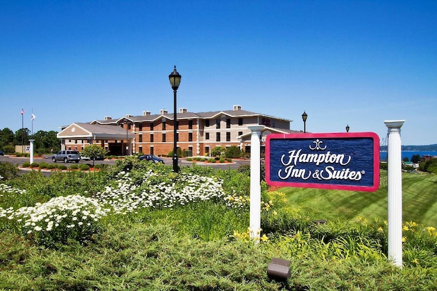 Gallery - Hampton Inn & Suites Petoskey