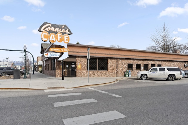 Gallery - Cedar Street Hotel And Suites