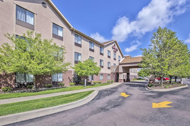 Gallery - Hampton Inn Detroit Belleville Airport Area