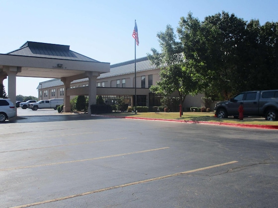 Gallery - Surestay Plus Hotel By Best Western Norman