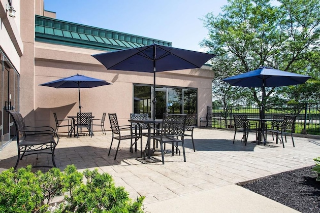 Gallery - Hampton Inn Buffalo South I 90