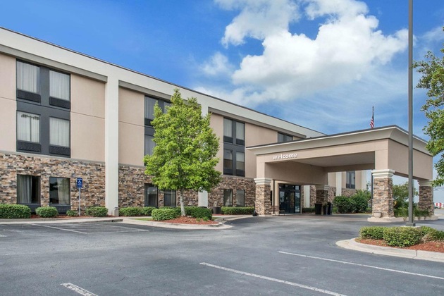Gallery - Hampton Inn Douglas