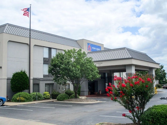 Gallery - Motel 6 Conway