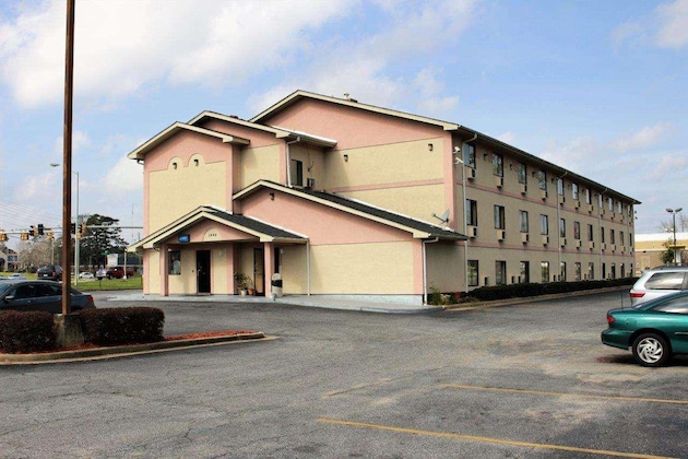 Gallery - Knights Inn Albany