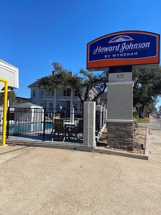 Gallery - Howard Johnson By Wyndham Historic Lake Charles