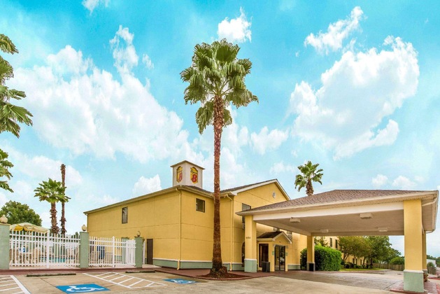 Gallery - Super 8 By Wyndham Lake Charles Sulphur