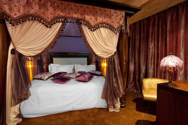 Gallery - Art Palace Suites & Spa