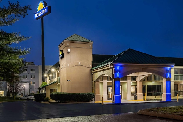 Gallery - Days Inn by Wyndham Clarksville North