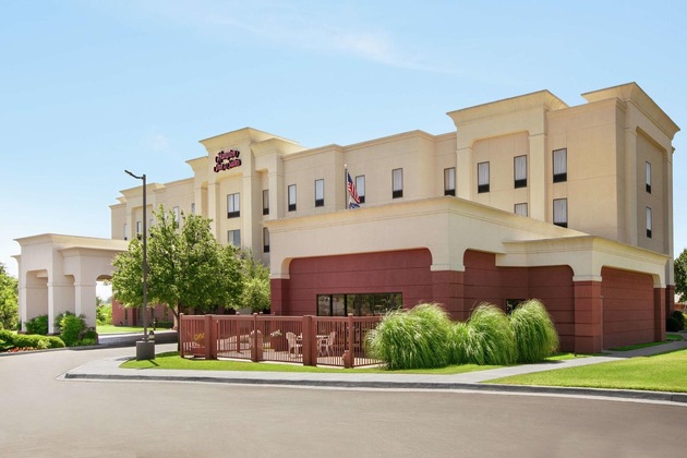 Gallery - Hampton Inn & Suites Lawton